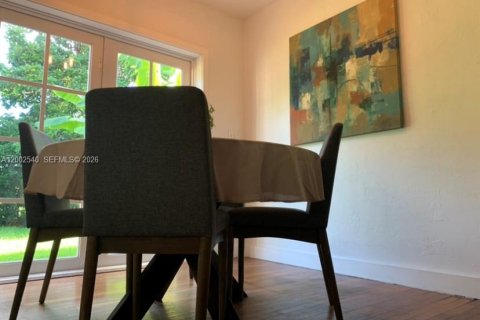 Villa ou maison à louer à Miami, Floride: 3 chambres, 111.48 m2 № 2068089 - photo 3