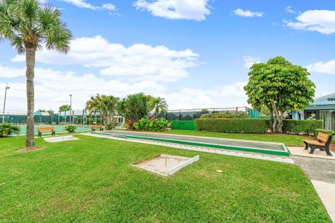 House in Delray Beach, Florida 2 bedrooms, 104.89 sq.m. № 1188560 - photo 1