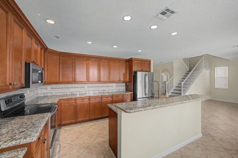 House in Port St. Lucie, Florida 5 bedrooms, 257.53 sq.m. № 2290915 - photo 9