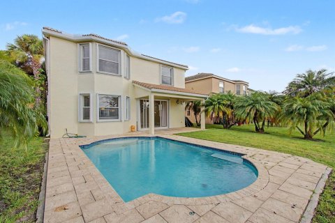 House in Port St. Lucie, Florida 5 bedrooms, 257.53 sq.m. № 2290915 - photo 24