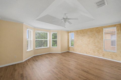 House in Port St. Lucie, Florida 5 bedrooms, 257.53 sq.m. № 2290915 - photo 12