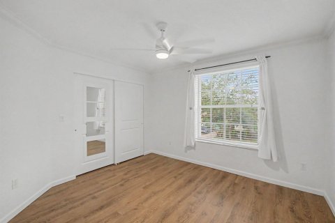 House in Port St. Lucie, Florida 5 bedrooms, 257.53 sq.m. № 2290915 - photo 19