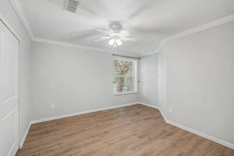 House in Port St. Lucie, Florida 5 bedrooms, 257.53 sq.m. № 2290915 - photo 18
