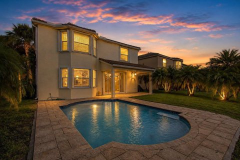 House in Port St. Lucie, Florida 5 bedrooms, 257.53 sq.m. № 2290915 - photo 26