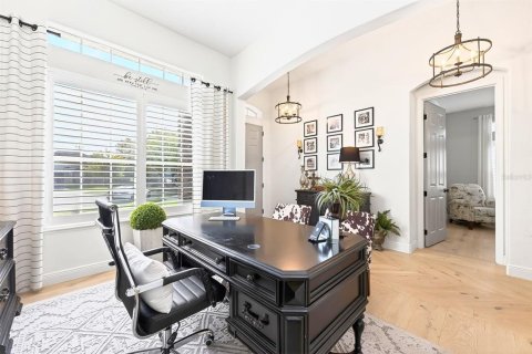 House in Orlando, Florida 4 bedrooms, 263.94 sq.m. № 2092228 - photo 5