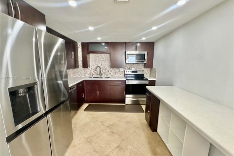 Снять в аренду кондоминиум в Халландейл-Бич, Флорида 3 спальни, 132.11м2, № 1991941 - фото 19