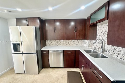 Снять в аренду кондоминиум в Халландейл-Бич, Флорида 3 спальни, 132.11м2, № 1991941 - фото 23