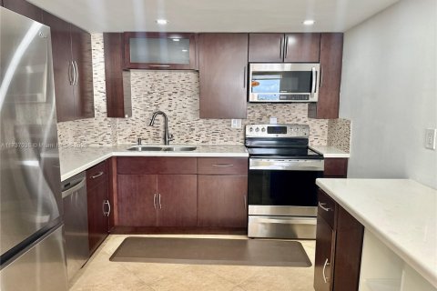 Снять в аренду кондоминиум в Халландейл-Бич, Флорида 3 спальни, 132.11м2, № 1991941 - фото 20