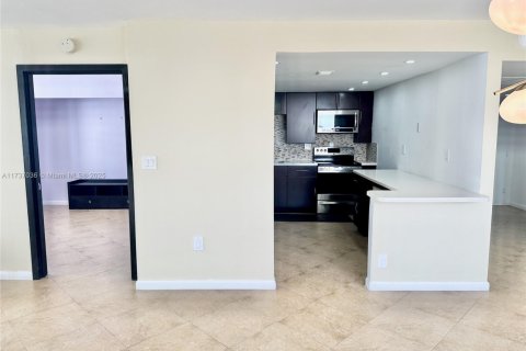 Снять в аренду кондоминиум в Халландейл-Бич, Флорида 3 спальни, 132.11м2, № 1991941 - фото 11