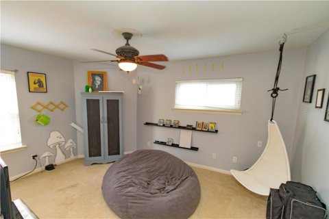 House in Lutz, Florida 4 bedrooms, 296.45 sq.m. № 2403670 - photo 19