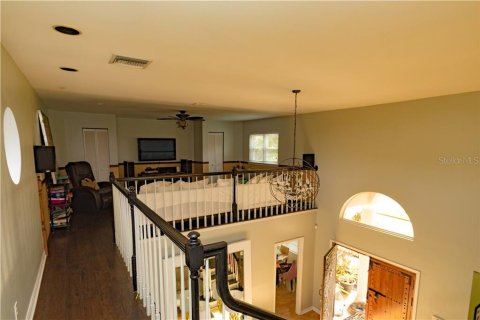House in Lutz, Florida 4 bedrooms, 296.45 sq.m. № 2403670 - photo 17