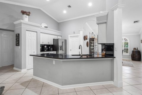 House in Wellington, Florida 4 bedrooms, 204.38 sq.m. № 2399998 - photo 12