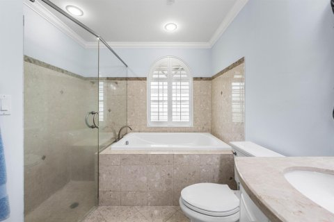 House in Wellington, Florida 4 bedrooms, 204.38 sq.m. № 2399998 - photo 21