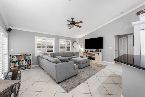 House in Wellington, Florida 4 bedrooms, 204.38 sq.m. № 2399998 - photo 14
