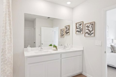 House in Temple Terrace, Florida 4 bedrooms, 169.83 sq.m. № 2198140 - photo 29
