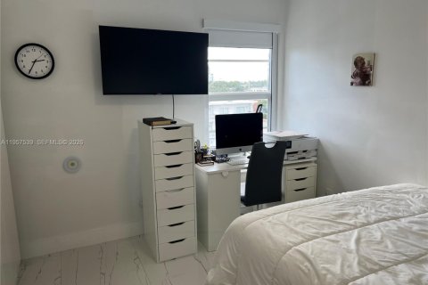 Copropriété à vendre à Miami Beach, Floride: 2 chambres, 68.75 m2 № 2011482 - photo 12