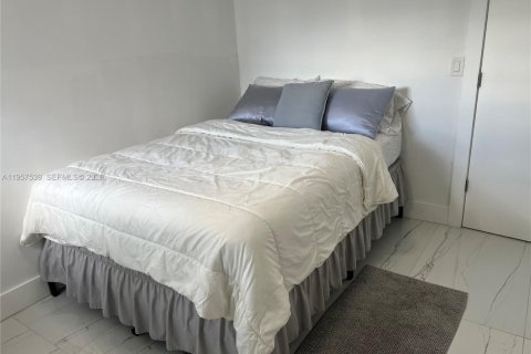 Copropriété à vendre à Miami Beach, Floride: 2 chambres, 68.75 m2 № 2011482 - photo 13