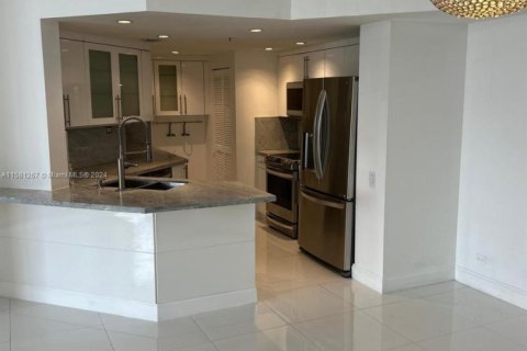 Condominio en venta en Miami, Florida, 3 dormitorios, 121.24 m2 № 1811132 - foto 6