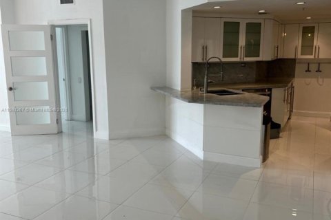 Condominio en venta en Miami, Florida, 3 dormitorios, 121.24 m2 № 1811132 - foto 7