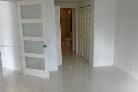 Condominio en venta en Miami, Florida, 3 dormitorios, 121.24 m2 № 1811132 - foto 29