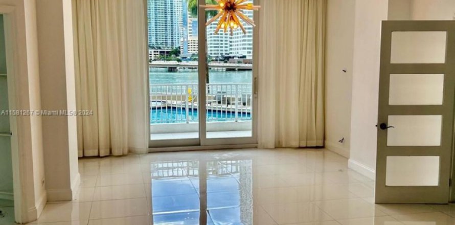 Condominio en Miami, Florida, 3 dormitorios  № 1811132