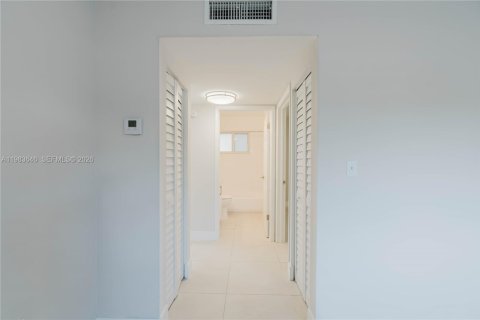 Apartamento en alquiler en Miami, Florida, 2 dormitorios, 69.68 m2 № 2048006 - foto 6
