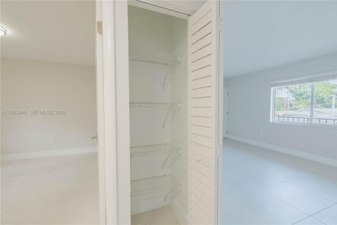 Apartamento en alquiler en Miami, Florida, 2 dormitorios, 69.68 m2 № 2048006 - foto 9