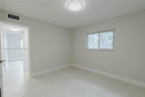 Apartamento en alquiler en Miami, Florida, 2 dormitorios, 69.68 m2 № 2048006 - foto 11