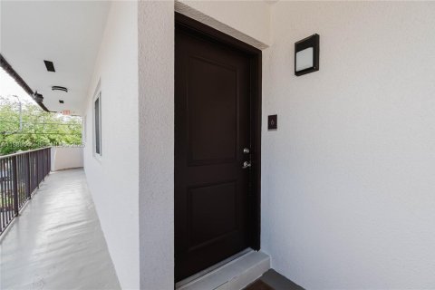 Apartamento en alquiler en Miami, Florida, 2 dormitorios, 69.68 m2 № 2048006 - foto 5