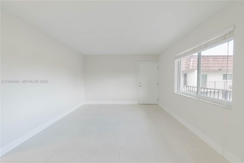 Apartamento en alquiler en Miami, Florida, 2 dormitorios, 69.68 m2 № 2048006 - foto 8
