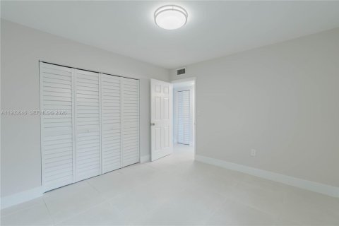 Apartamento en alquiler en Miami, Florida, 2 dormitorios, 69.68 m2 № 2048006 - foto 10