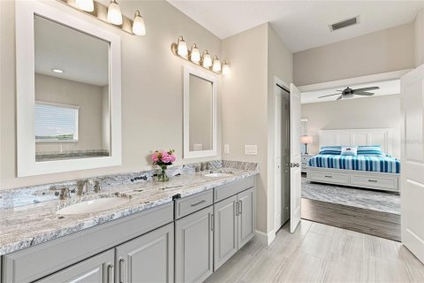 Casa en venta en Wesley Chapel, Florida, 6 dormitorios, 413.32 m2 № 2203992 - foto 21