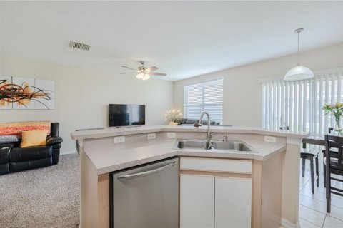 Townhouse in Riverview, Florida 3 bedrooms, 146.6 sq.m. № 1630487 - photo 9