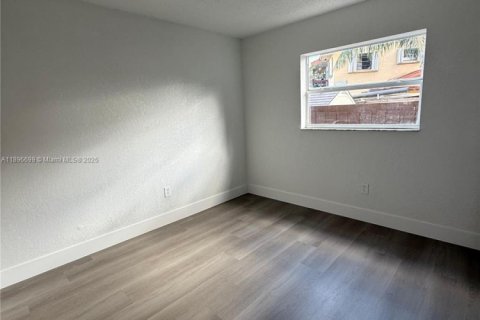 Снять в аренду квартиру в Хайалиа, Флорида 2 спальни, 64.66м2, № 1948362 - фото 9