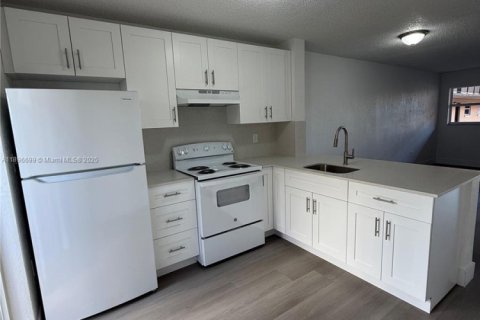 Снять в аренду квартиру в Хайалиа, Флорида 2 спальни, 64.66м2, № 1948362 - фото 4