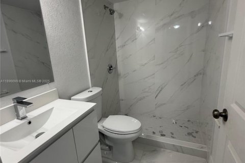 Снять в аренду квартиру в Хайалиа, Флорида 2 спальни, 64.66м2, № 1948362 - фото 6