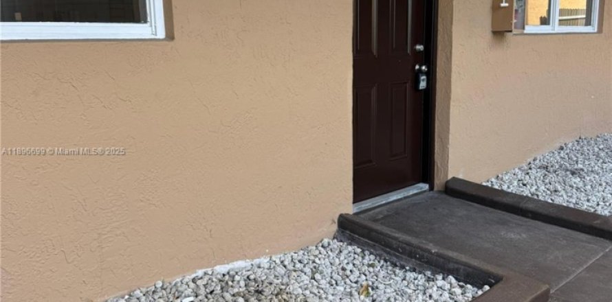 Квартира в Хайалиа, Флорида 2 спальни, 64.66м2 № 1948362