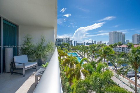 Condominio en alquiler en Aventura, Florida, 2 dormitorios, 144.18 m2 № 1889160 - foto 18