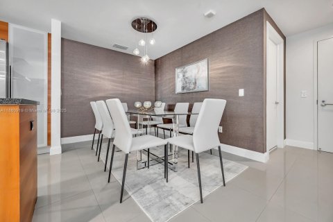 Condominio en alquiler en Aventura, Florida, 2 dormitorios, 144.18 m2 № 1889160 - foto 6