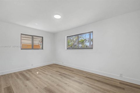 Villa ou maison à vendre à Miami, Floride: 3 chambres, 183.48 m2 № 2028371 - photo 16
