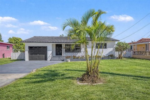 Villa ou maison à vendre à Miami, Floride: 3 chambres, 183.48 m2 № 2028371 - photo 20