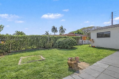Villa ou maison à vendre à Miami, Floride: 3 chambres, 183.48 m2 № 2028371 - photo 21