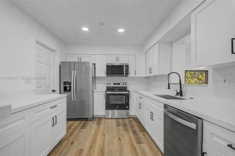 Villa ou maison à Miami, Floride 3 chambres, 183.48 m2 № 2028371