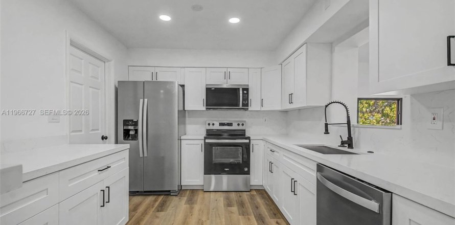 Villa ou maison à Miami, Floride 3 chambres, 183.48 m2 № 2028371