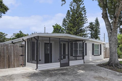 Casa en venta en Seminole, Florida, 3 dormitorios, 118.91 m2 № 1850146 - foto 1