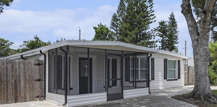 Casa en Seminole, Florida 3 dormitorios, 118.91 m2 № 1850146