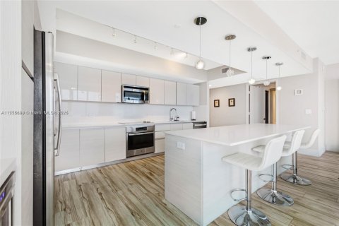 Condominio en venta en Hallandale Beach, Florida, 3 dormitorios, 161.37 m2 № 1691211 - foto 6