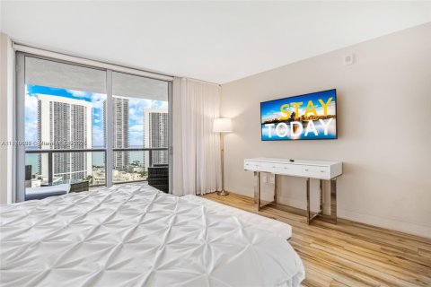 Condominio en venta en Hallandale Beach, Florida, 3 dormitorios, 161.37 m2 № 1691211 - foto 20