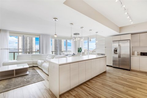 Condominio en venta en Hallandale Beach, Florida, 3 dormitorios, 161.37 m2 № 1691211 - foto 1