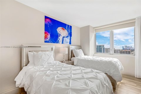 Condominio en venta en Hallandale Beach, Florida, 3 dormitorios, 161.37 m2 № 1691211 - foto 23